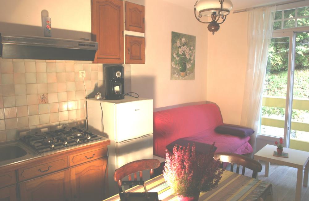 Capvern location appartement villa mary T1BIS N°3 CUISINE