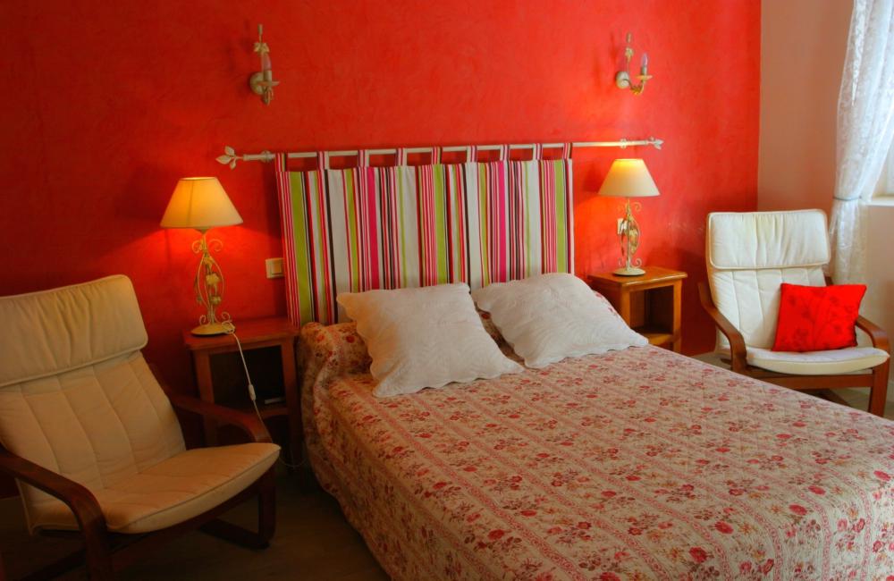 Capvern location appartement villa mary T1BIS N°6 CHAMBRE